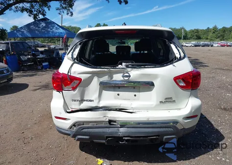 2017 Nissan Pathfinder Platinum z USA, uszkodzony, nr VIN 5N1DR2MM7HC633956